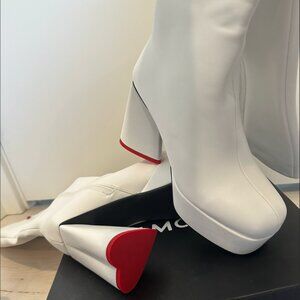 HEART SHAPED Retro White Boots